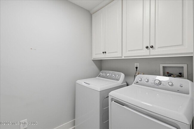 Building Photo - 117 McCree Dr