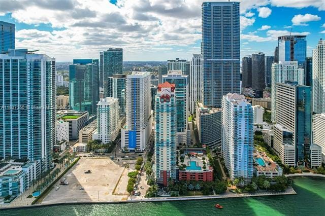 Building Photo - 1155 Brickell Bay Dr