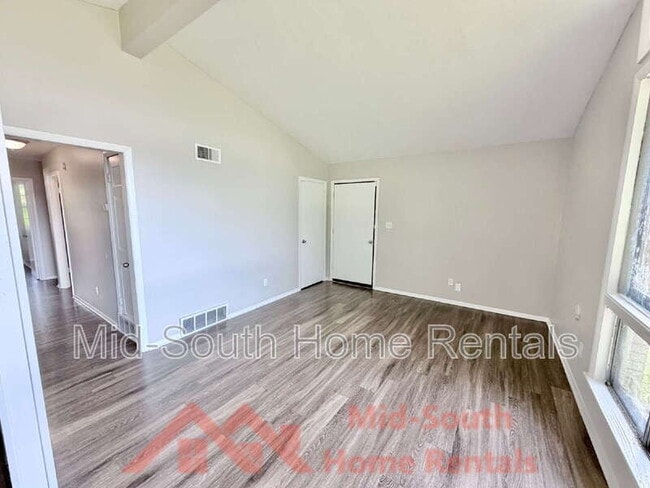 Building Photo - 2298 Dells Ave