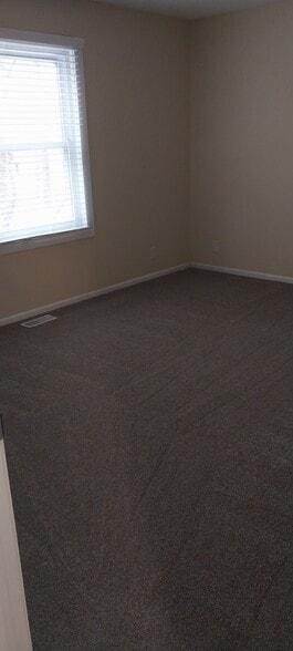 Building Photo - 2645 Kragspough Ct