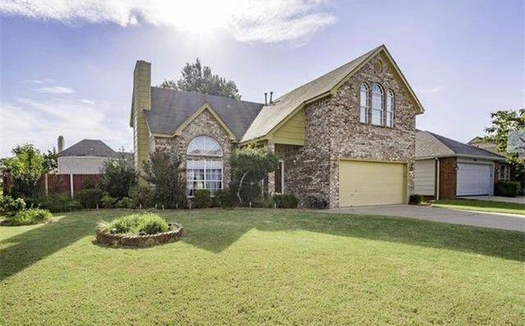 Building Photo - 9323 S Darlington Ave