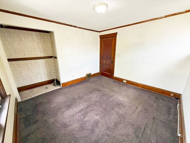 Building Photo - 3 BED 1 BATH BEAUTIFUL SINGLE FAMILY HOME ...