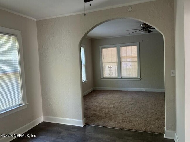 Building Photo - 678 Ivy St