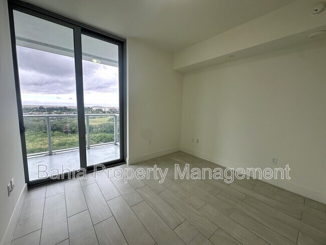 Building Photo - 2000 Metropica Wy