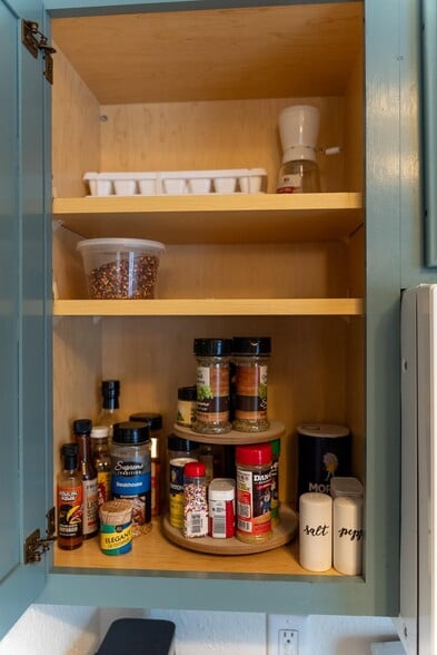 Building Photo - 1304 E Sylvan Cir