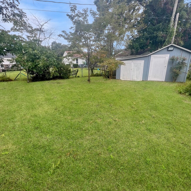 Building Photo - 2803 Jackson Dr