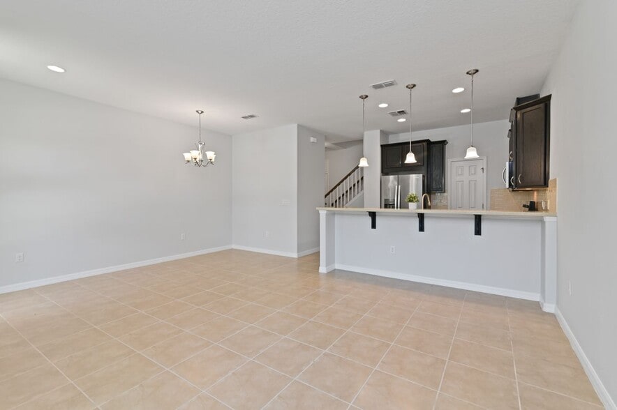 Building Photo - 2913 Windmill Dr