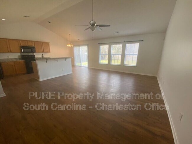 Building Photo - 1604 Ashley Ct