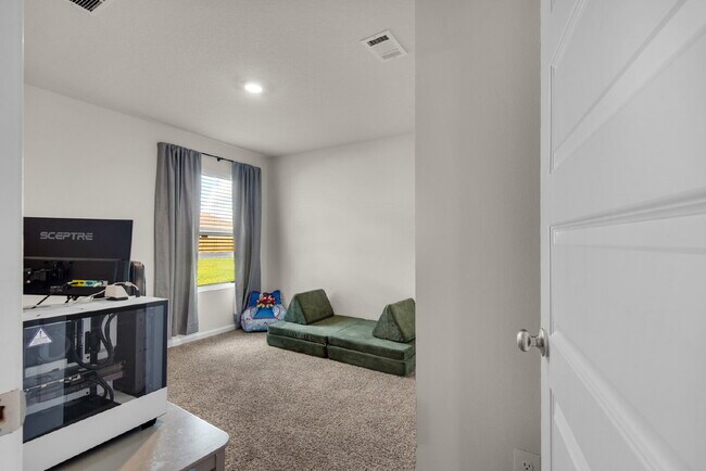 Building Photo - 924 Sandbar Loop