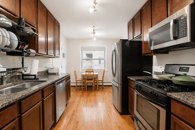 Building Photo - 2147 Ridge Ave