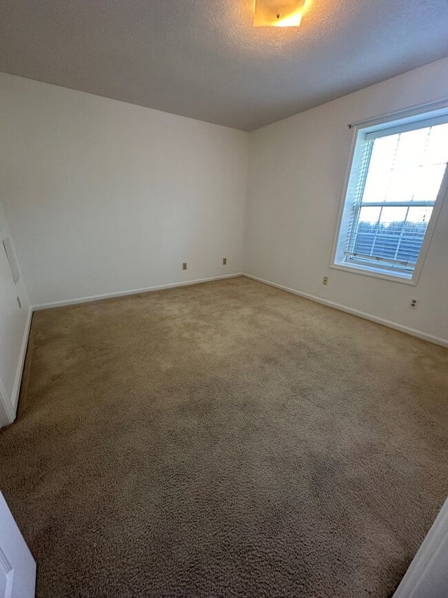 Building Photo - Apartment for Rent in Bridgewater
