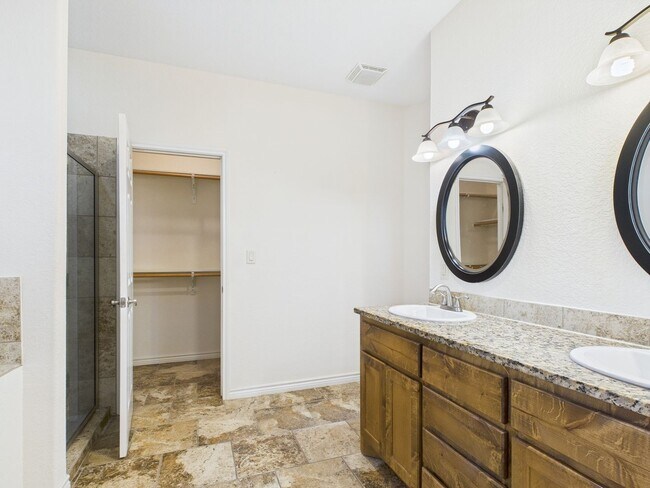 Building Photo - Sunroom Serenity & Backyard Bliss Retreat