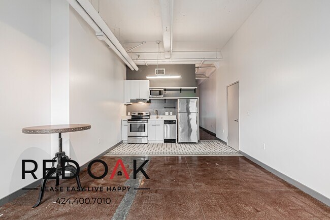 Primary Photo - 430 S Broadway