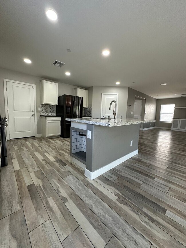 Building Photo - 7758 Meng Ct