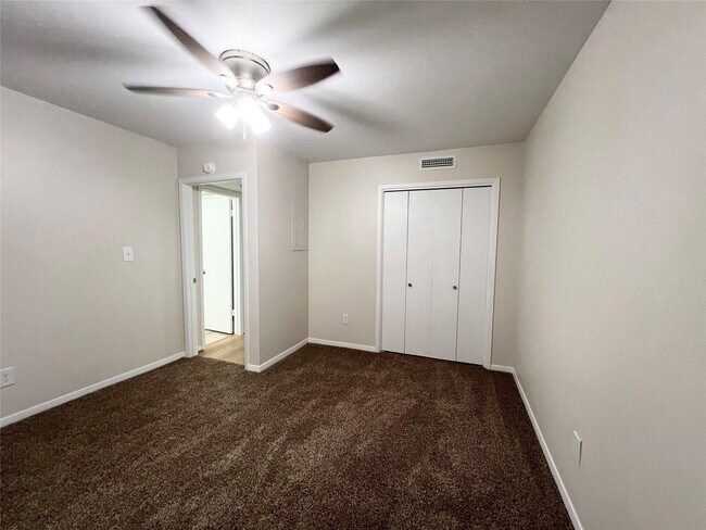 Building Photo - 2400 5th St