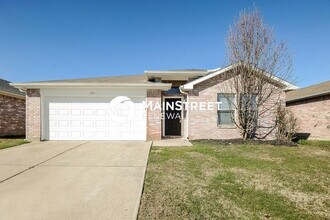 Building Photo - 4 Bedroom Pet-Friendly Home in Arlington, TX with Main Street Renewal