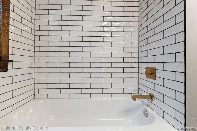 Building Photo - 767 Navahoe St