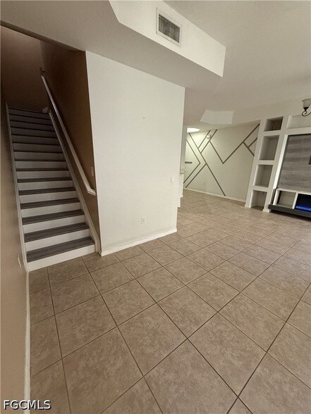 Building Photo - 9813 Quinta Artesa Way