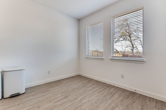 Building Photo - 3609 Grace Ln