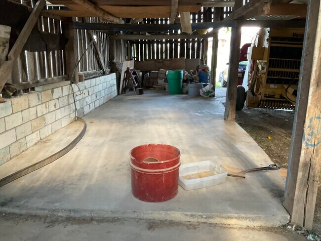 Building Photo - 205 N Ware Chappel Rd