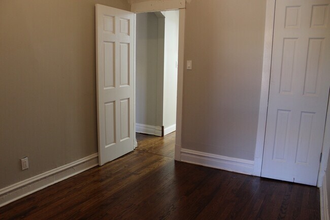 Building Photo - 5024 N Winthrop Ave