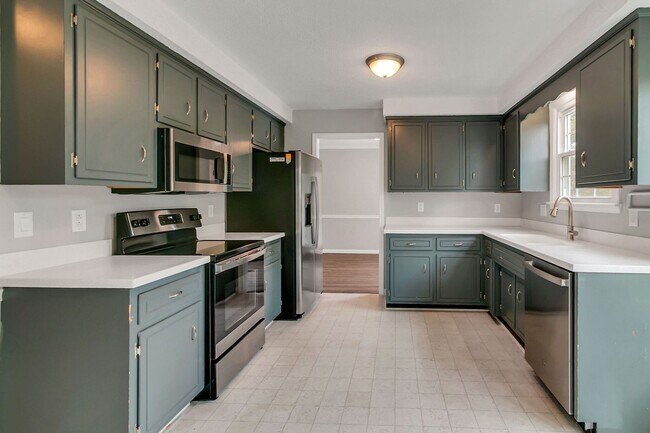 Building Photo - 900 Cimarron Ct