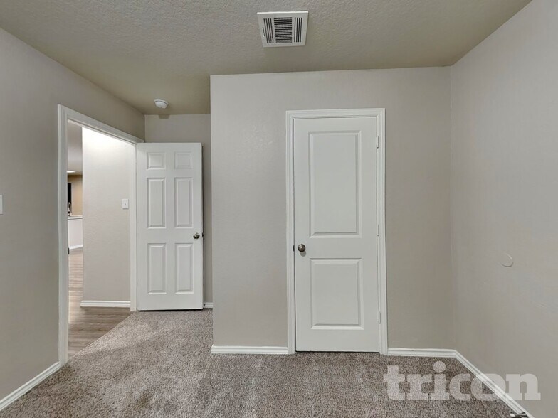 Building Photo - 7419 Coral Bells Ct