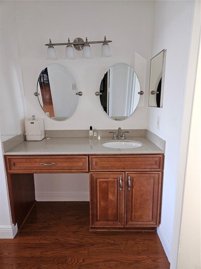 Building Photo - 9441 Live Oak Pl