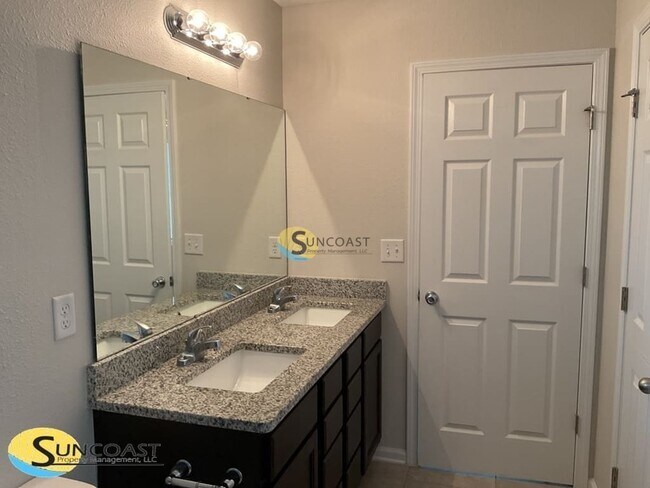 Building Photo - 8777 Kaye Ln