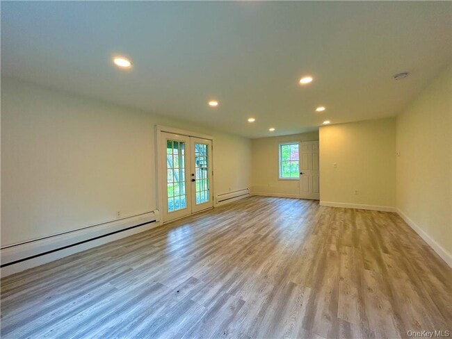 Building Photo - 941 Elting Rd