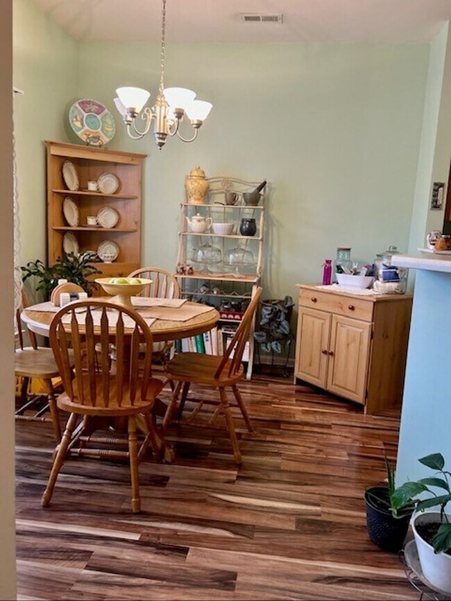 Building Photo - Townhome in Matthews