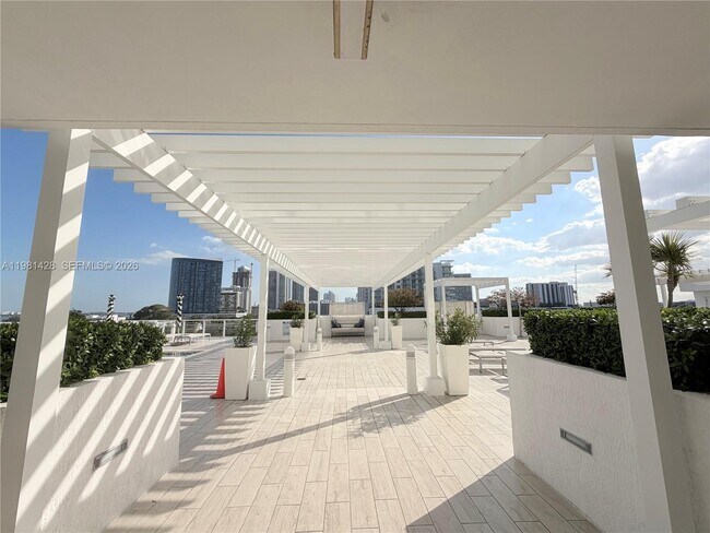 Building Photo - 4250 Biscayne Blvd