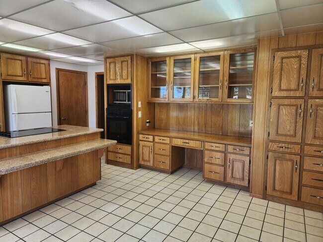 Building Photo - 516 Diamondhead Dr