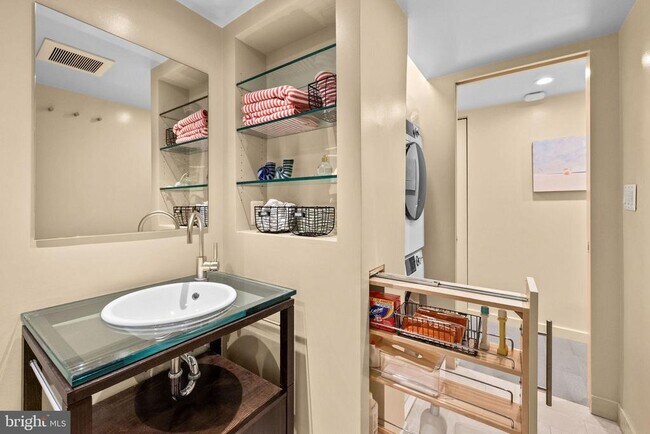 Building Photo - 1401 17th St NW