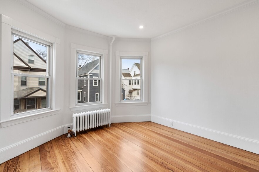 Building Photo - 93 Sydney St