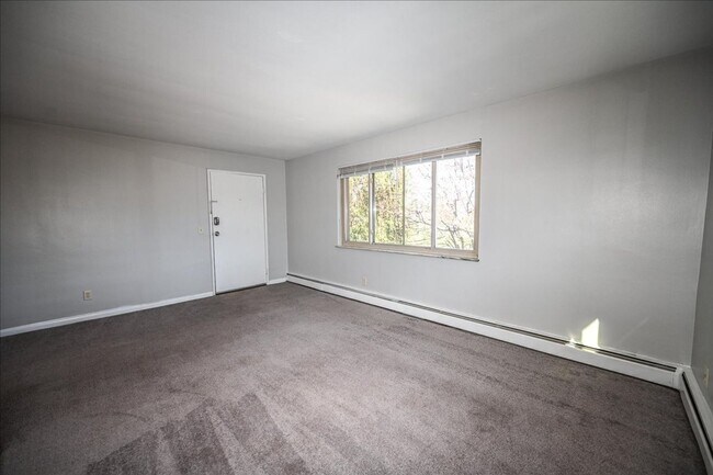 Building Photo - 2625 Robertson Ave