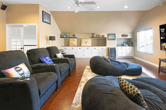 Building Photo - Modern Luxury in Cypress – 4BR Home with H...