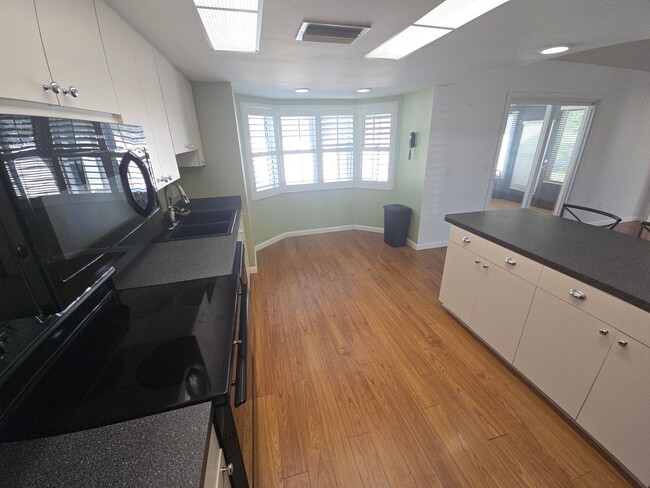 Building Photo - Charming 2 Bed 2 Bath in Holiday, Fl