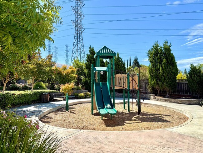 Building Photo - 43845 Paso Pino Common