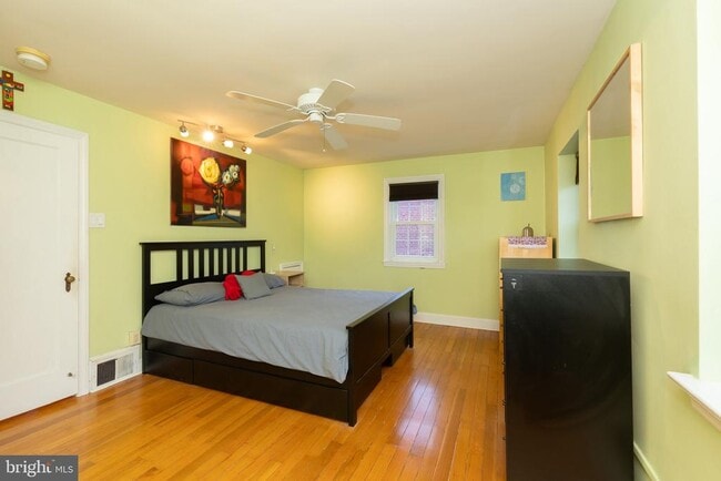 Building Photo - 52 Woodbine Rd