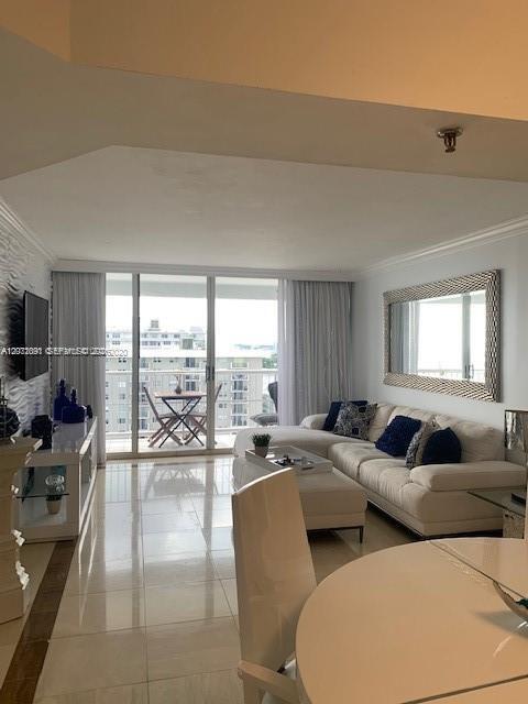 Building Photo - 9341 Collins Ave