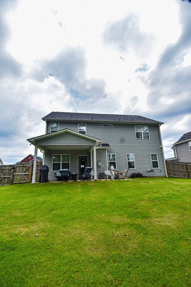 Building Photo - 187 Cloverwood Ln