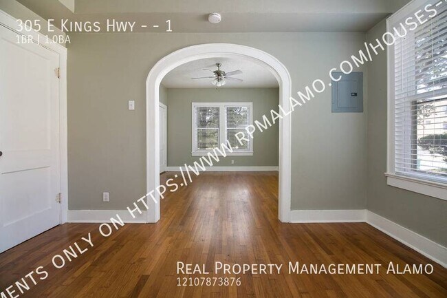 Building Photo - AVAILABLE NOW! Charming Efficiency Near Tr...