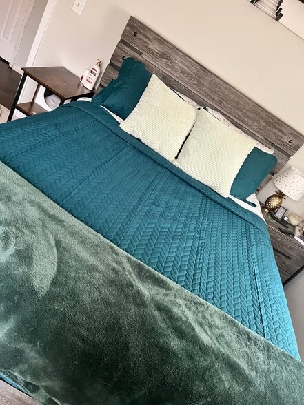 Building Photo - 801 N 77th Ave