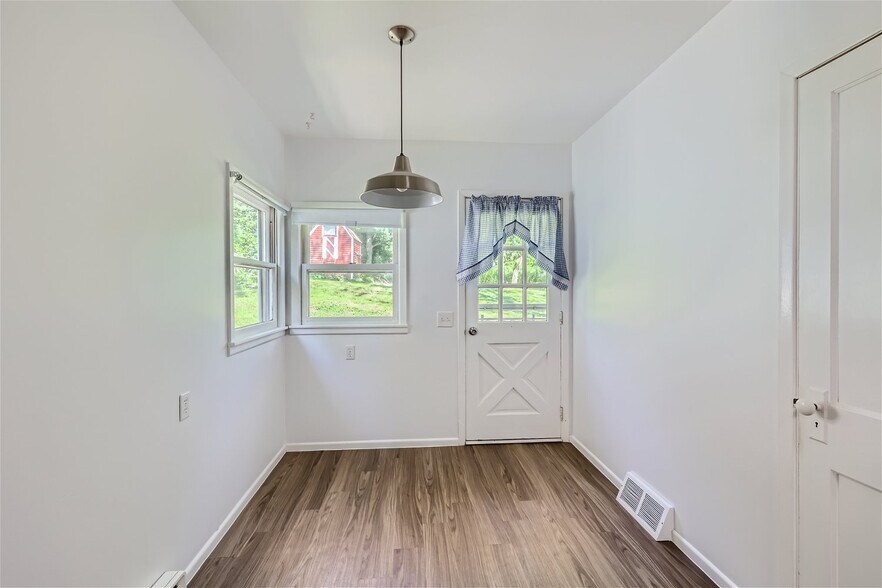 Building Photo - 4001 Tonkawood Rd