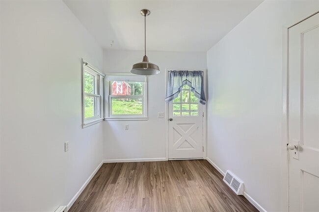 Building Photo - 4001 Tonkawood Rd