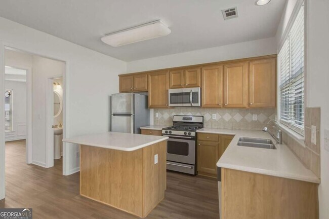 Building Photo - 3525 Moor Pointe Dr