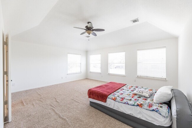 Building Photo - 15422 Downford Dr