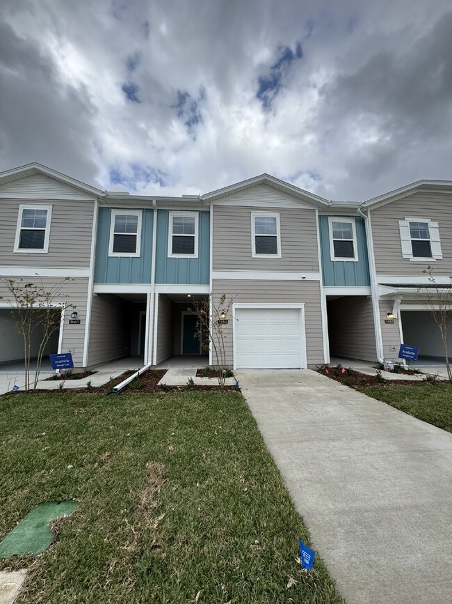 Primary Photo - Brand New!! Mill Creek Townhome