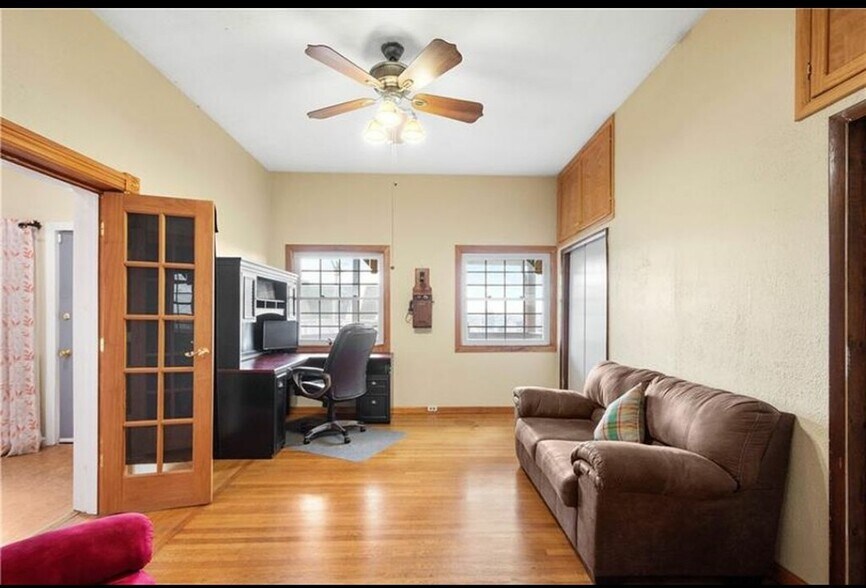 Building Photo - 310 Marsonia St